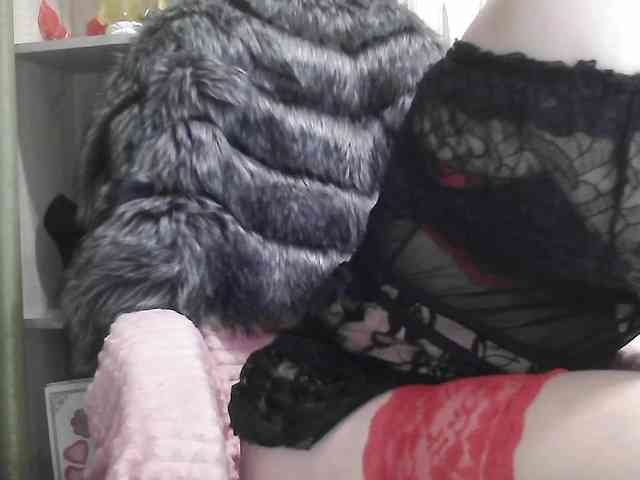 Squirrel-on-the-Bong webcam