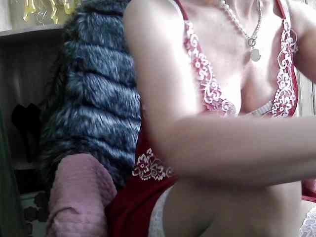 Squirrel-on-the-Bong webcam