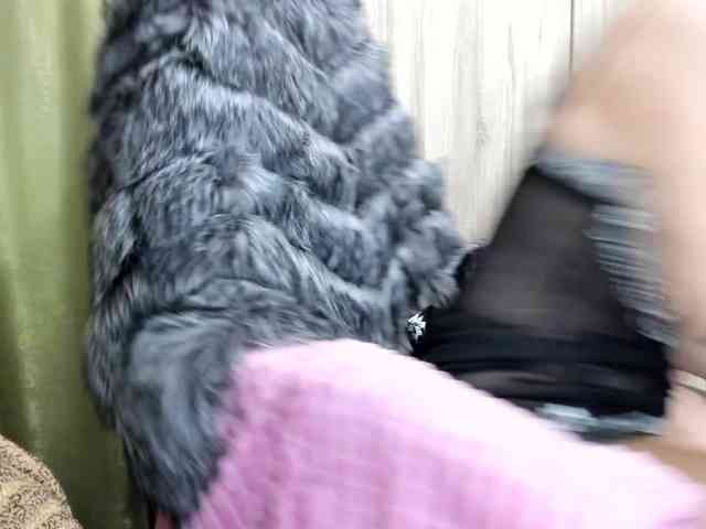 Squirrel-on-the-Bong webcam