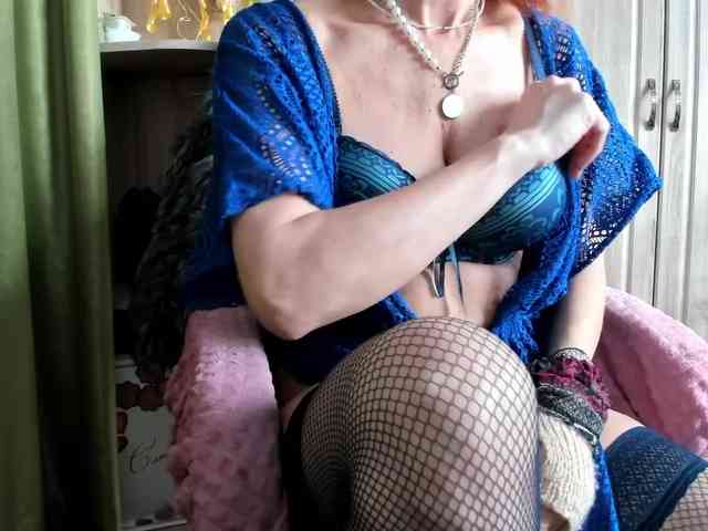 Squirrel-on-the-Bong webcam