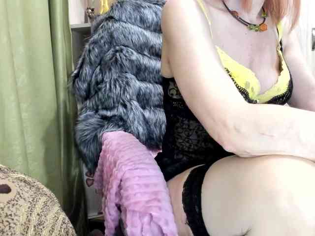 Squirrel-on-the-Bong webcam