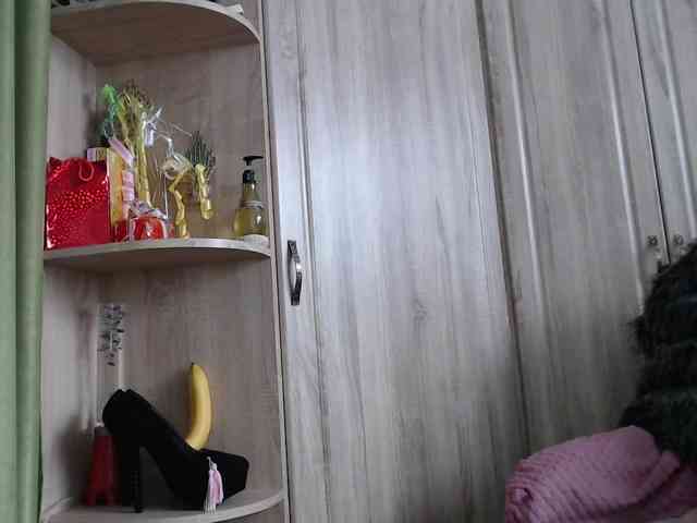 Squirrel-on-the-Bong webcam