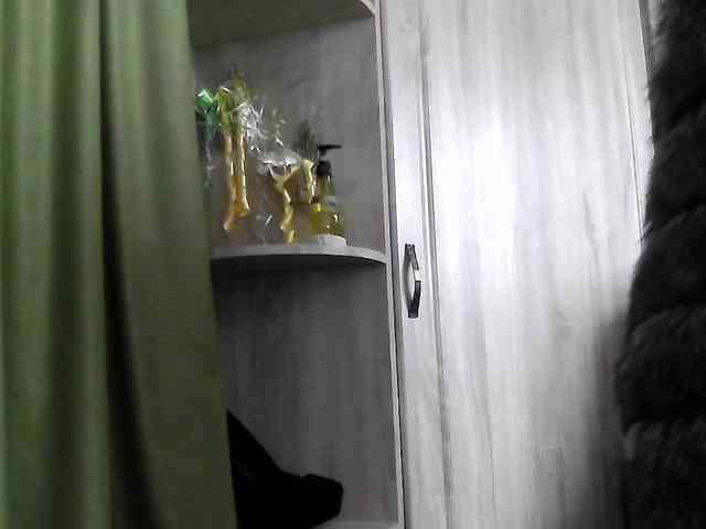 Squirrel-on-the-Bong webcam