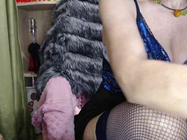 Squirrel-on-the-Bong webcam