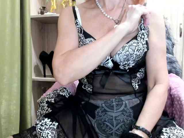 Squirrel-on-the-Bong webcam