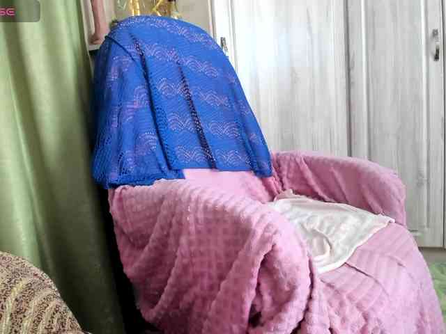 Squirrel-on-the-Bong webcam