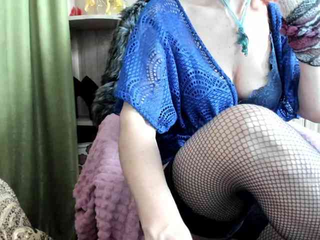 Squirrel-on-the-Bong webcam