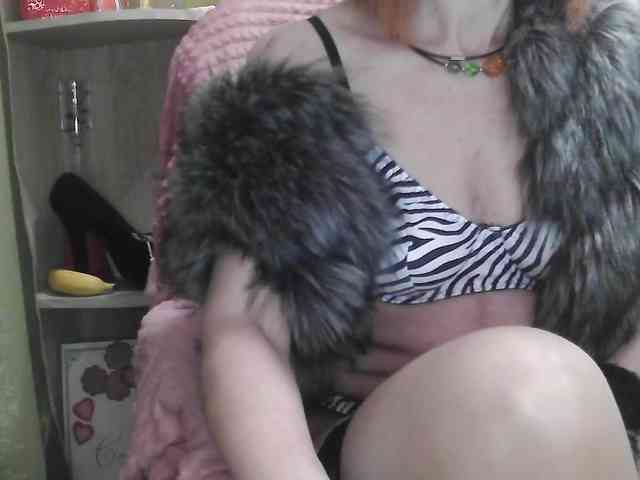 Squirrel-on-the-Bong webcam