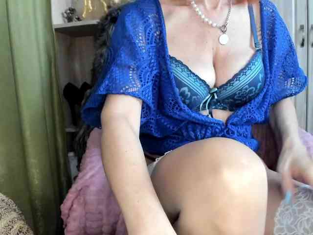 Squirrel-on-the-Bong webcam