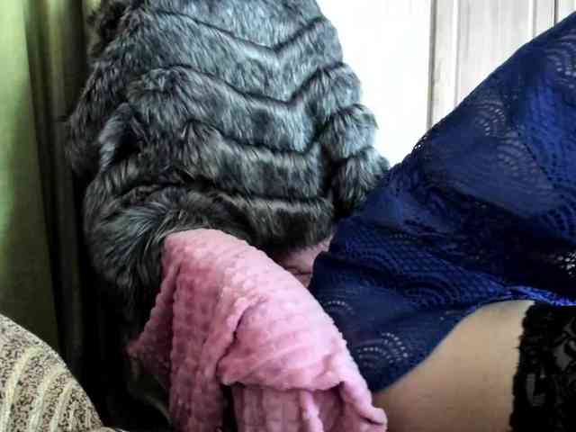 Squirrel-on-the-Bong webcam