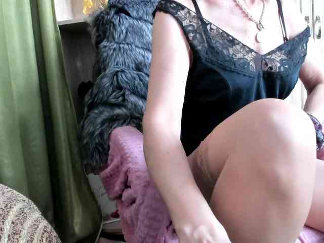 Squirrel-on-the-Bong webcam