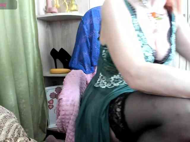 Squirrel-on-the-Bong webcam