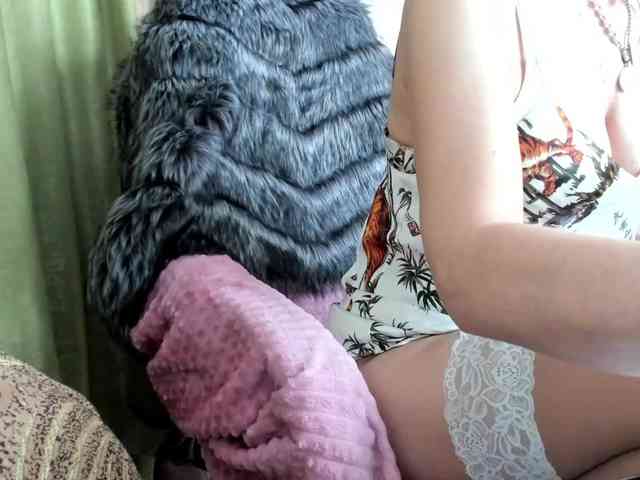 Squirrel-on-the-Bong webcam