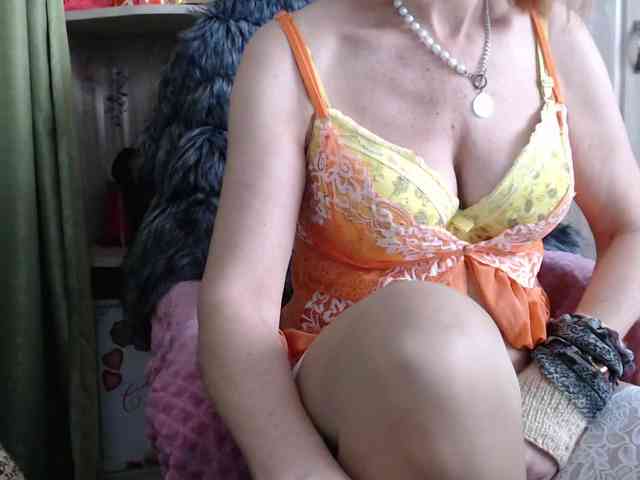 Squirrel-on-the-Bong webcam