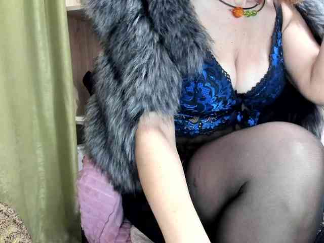 Squirrel-on-the-Bong webcam