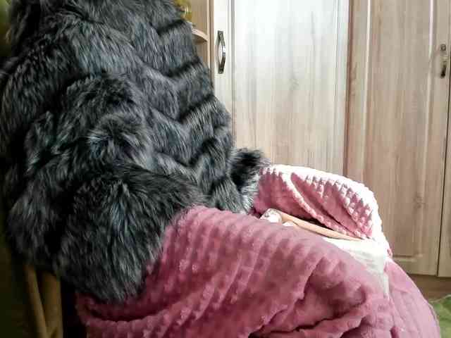 Squirrel-on-the-Bong webcam