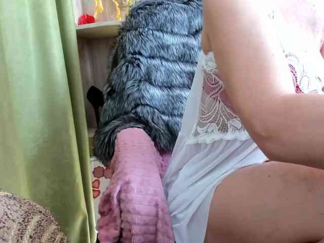 Squirrel-on-the-Bong webcam