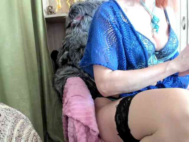 Squirrel-on-the-Bong webcam