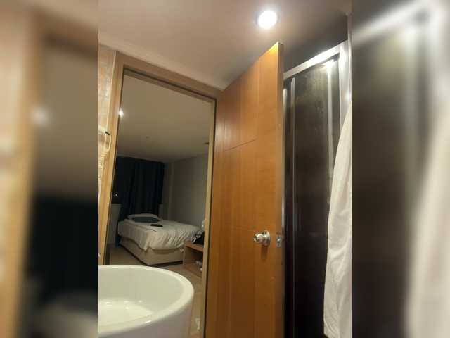 Janochka666's BongaCams show and profile