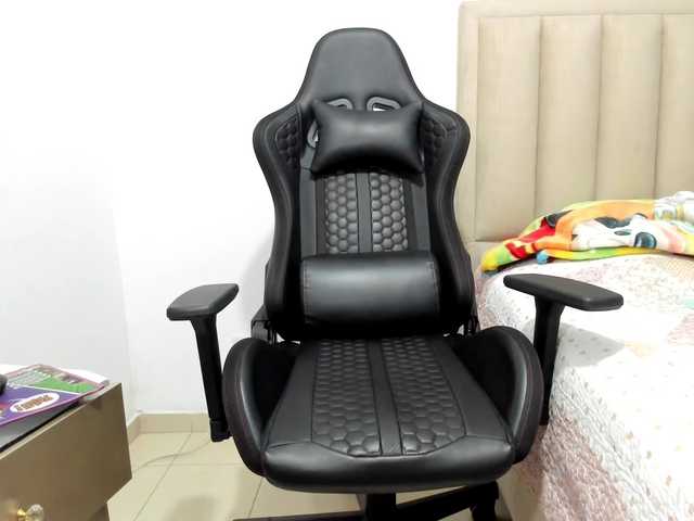 ChloeMiller69's BongaCams show and profile