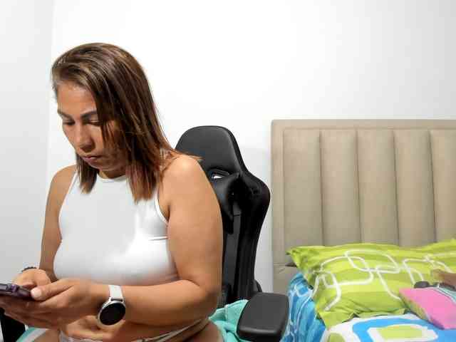 ChloeMiller69 webcam