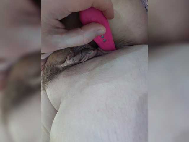 Angelia22's BongaCams show and profile