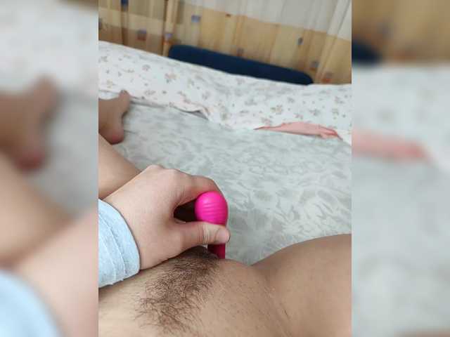 Angelia22's BongaCams show and profile