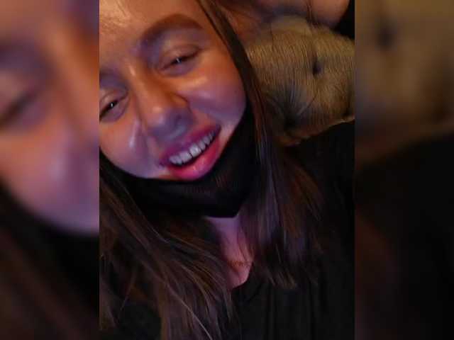 Angelia22 from BongaCams