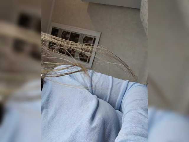 Angelia22's BongaCams show and profile