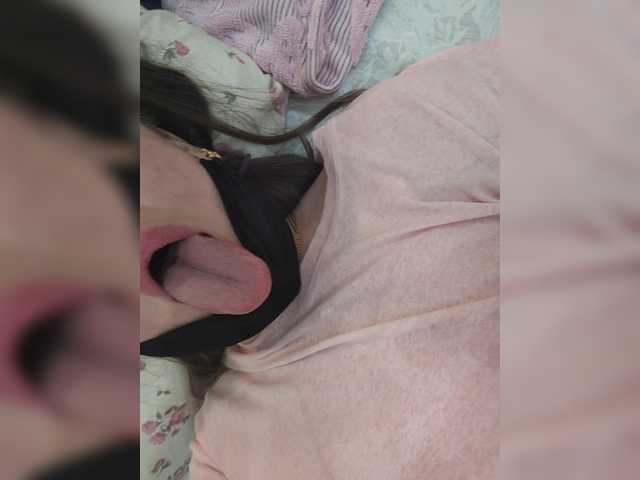 Angelia22's BongaCams show and profile