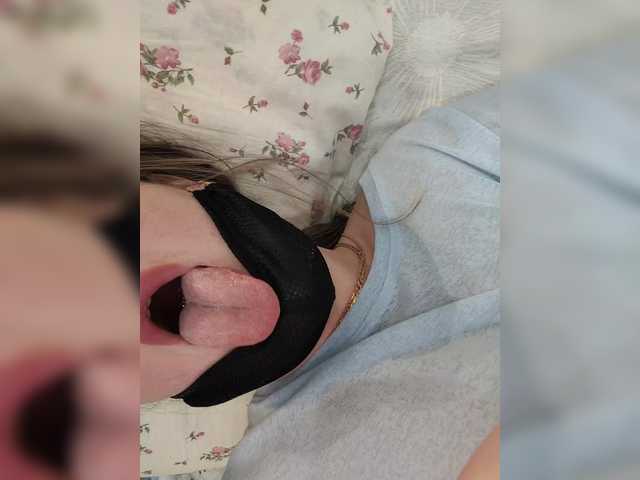 Angelia22's BongaCams show and profile