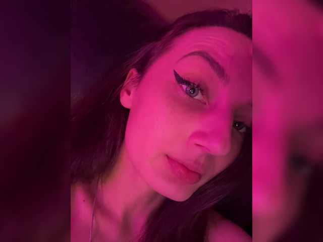 Wow-Eva's BongaCams show and profile