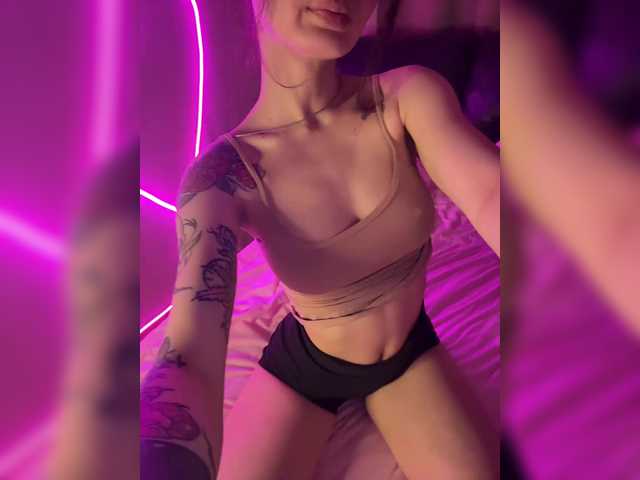 Wow-Eva's BongaCams show and profile