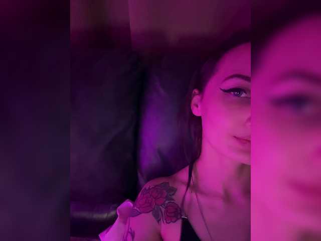 Wow-Eva's BongaCams show and profile