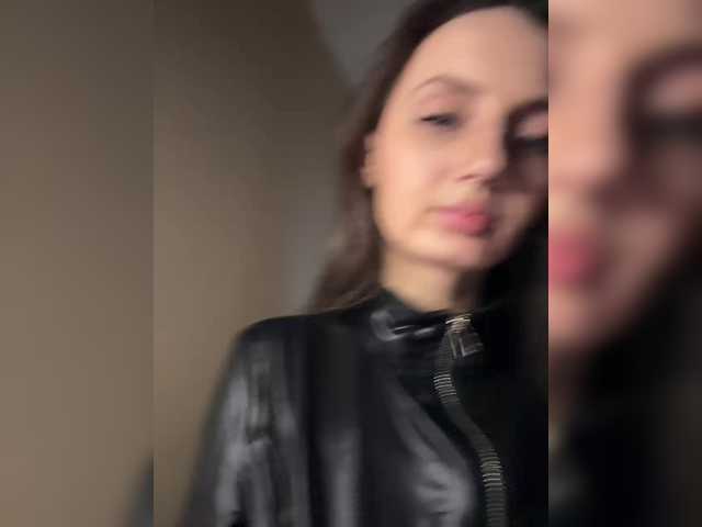 Wow-Eva's BongaCams show and profile