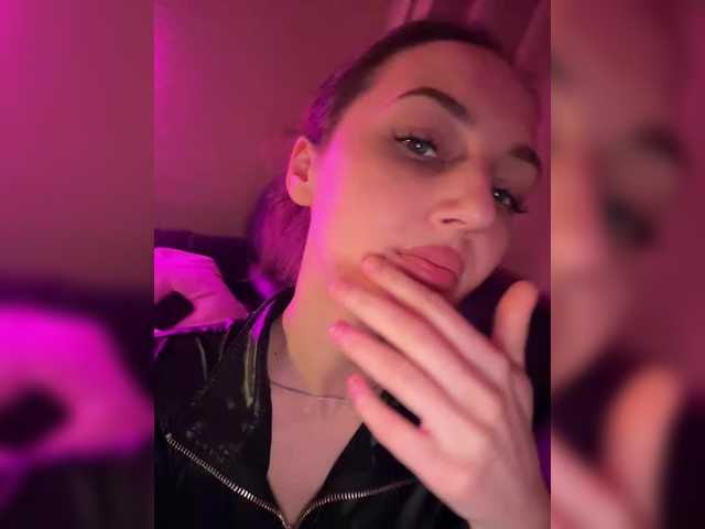 Wow-Eva's BongaCams show and profile