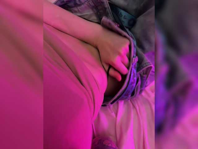 Wow-Eva's BongaCams show and profile