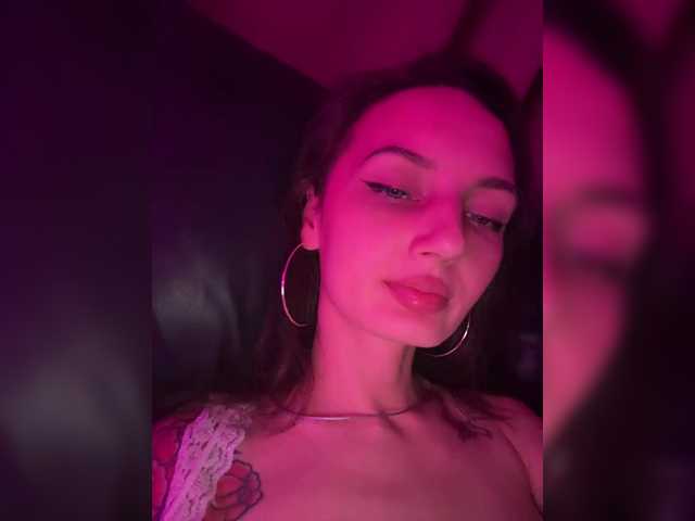 Wow-Eva's BongaCams show and profile