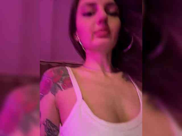 Wow-Eva Live Webcam on BongaCams