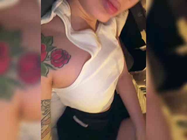 Wow-Eva Live Webcam on BongaCams