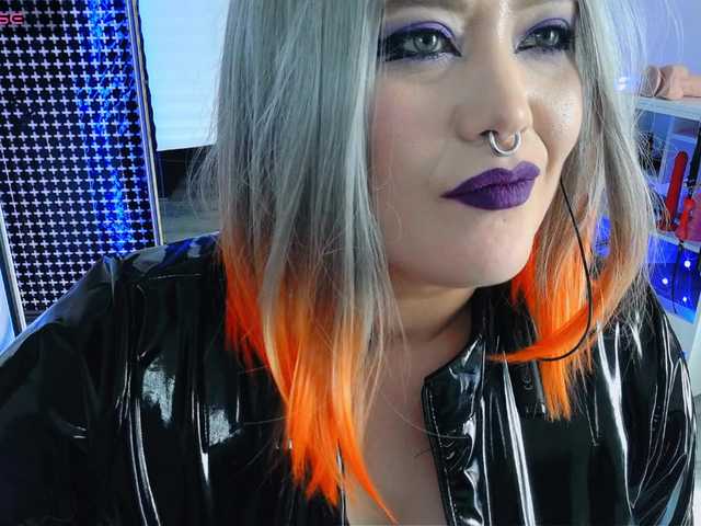 Laura-Wicked's BongaCams show and profile