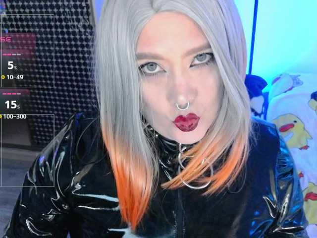 wow porn Laura-Wicked