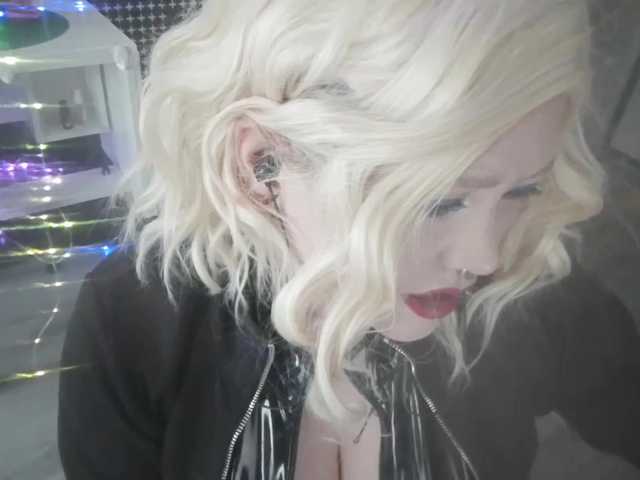 Laura-Wicked preview