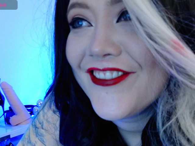 Laura-Wicked's BongaCams show and profile