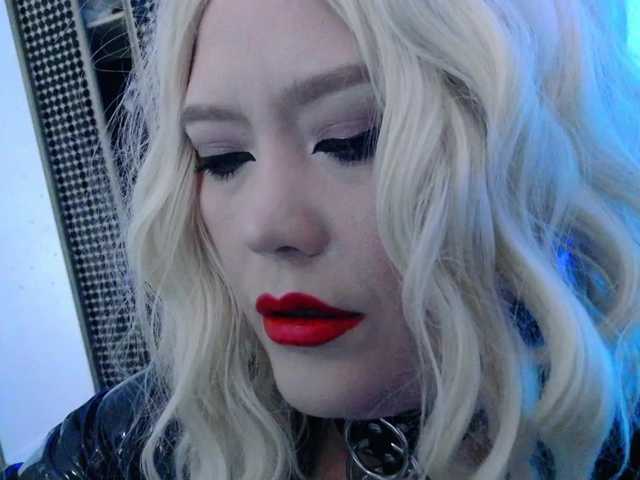 Laura-Wicked's BongaCams show and profile