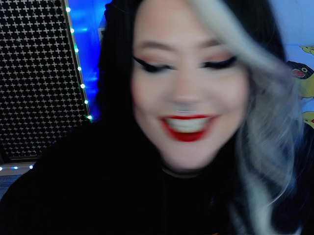 Laura-Wicked's BongaCams show and profile