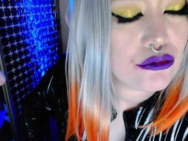 Laura-Wicked's BongaCams show and profile