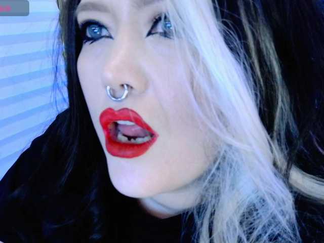 Laura-Wicked's BongaCams show and profile