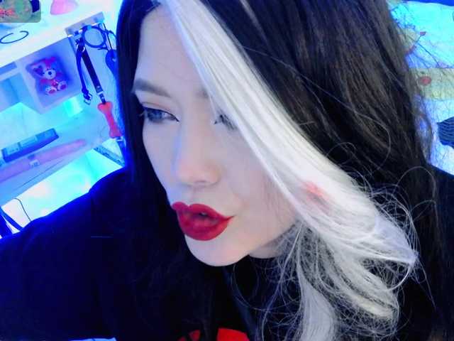 Laura-Wicked's BongaCams show and profile