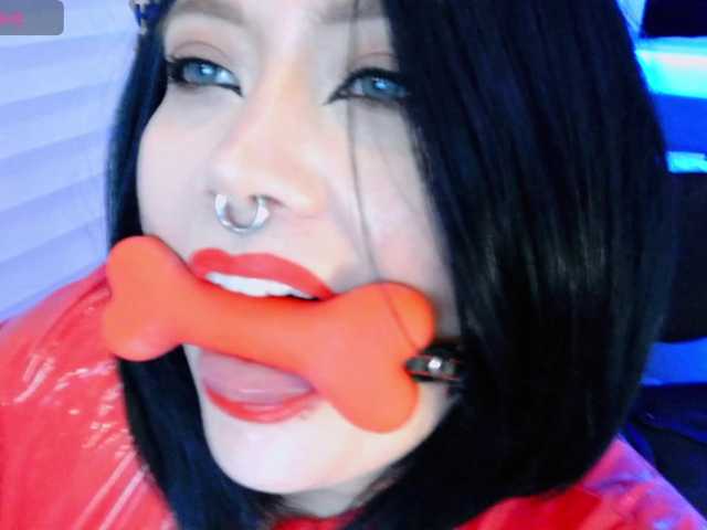 Laura-Wicked's BongaCams show and profile